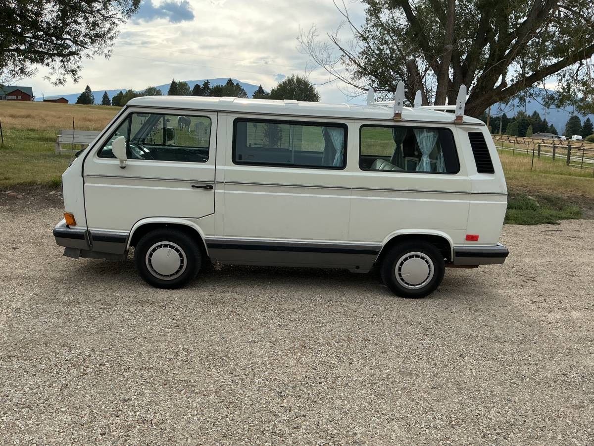 Volkswagen-Vanagon-1990-White