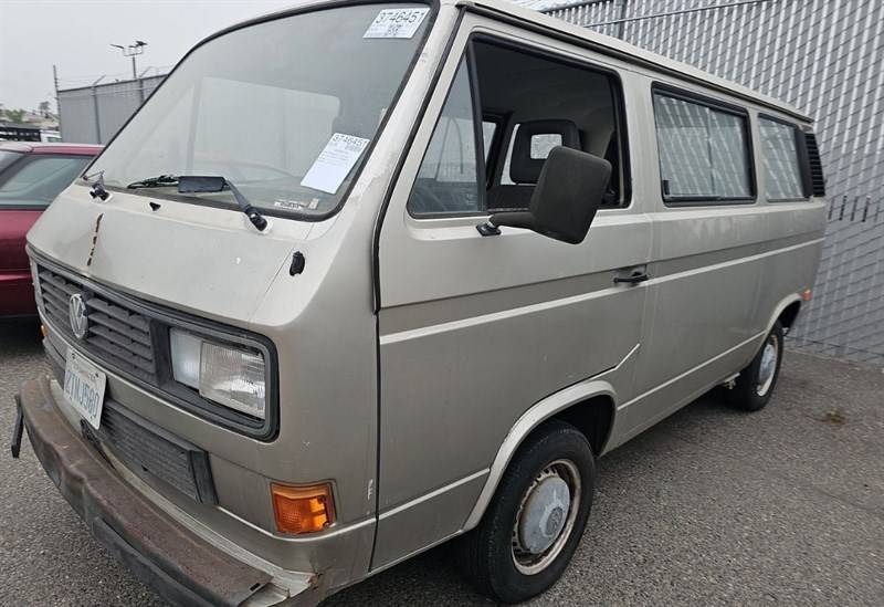 Volkswagen-Vanagon-bus-1990-Silver