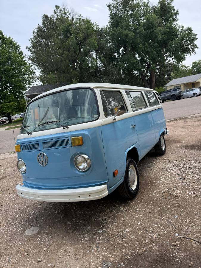 Volkswagen-Wagon-1968-Blue