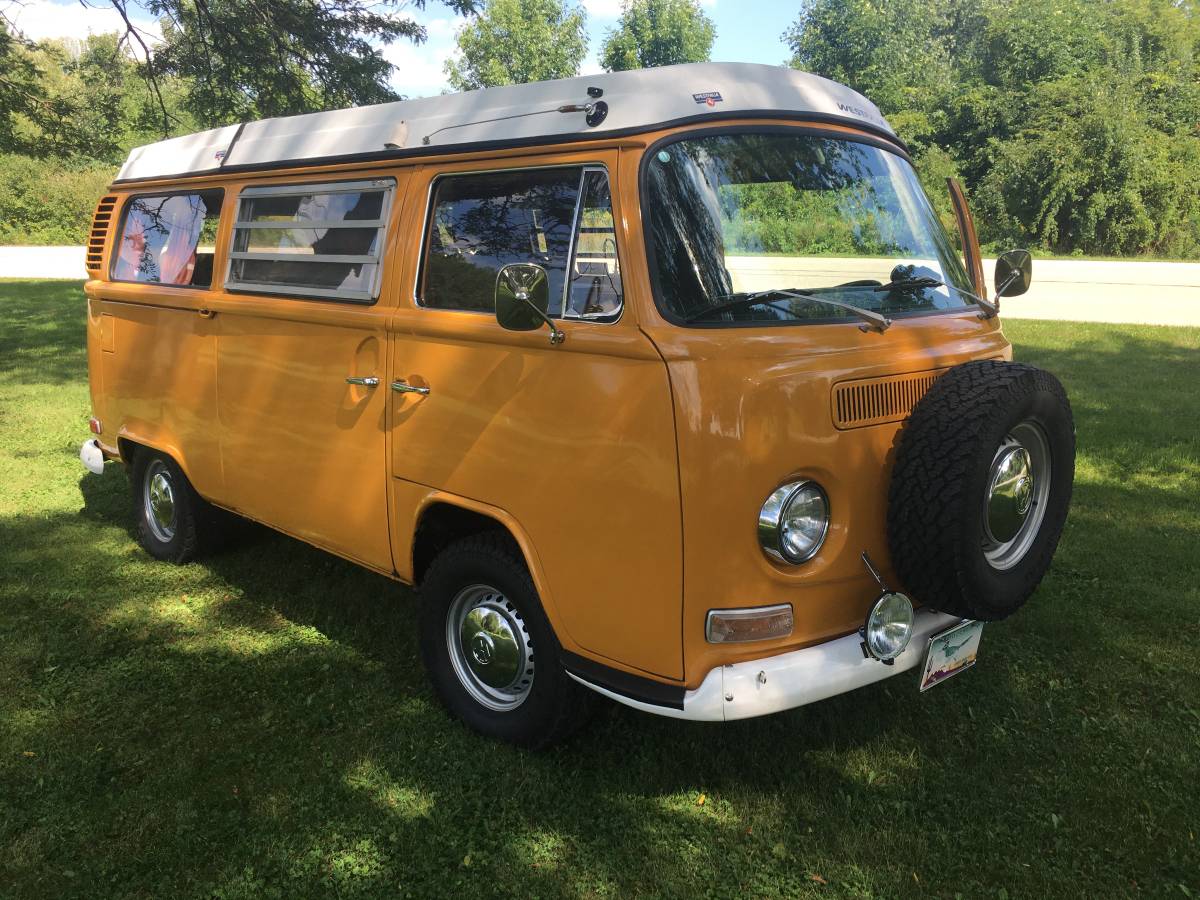 Volkswagen-Westfalia-camper-van-1972-Orange