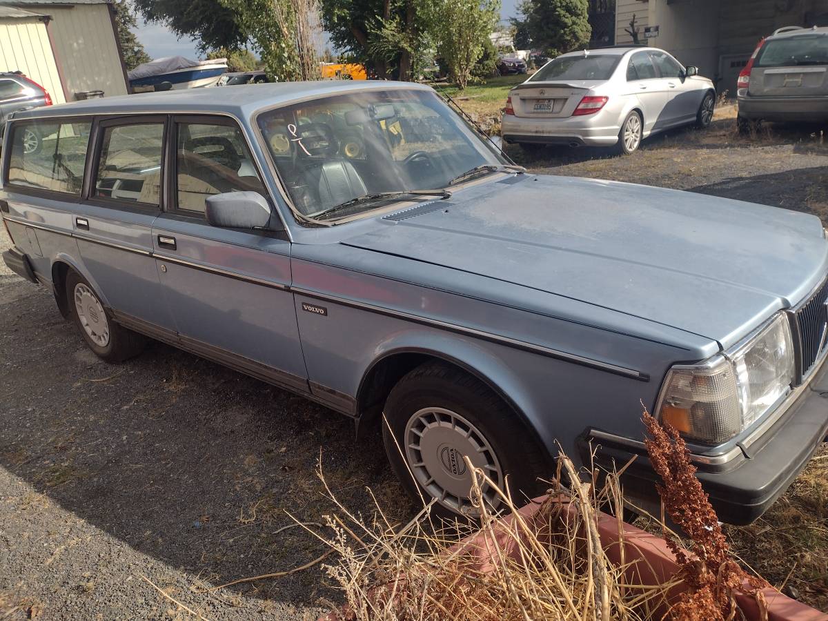Volvo-245-dlgl-1988-White