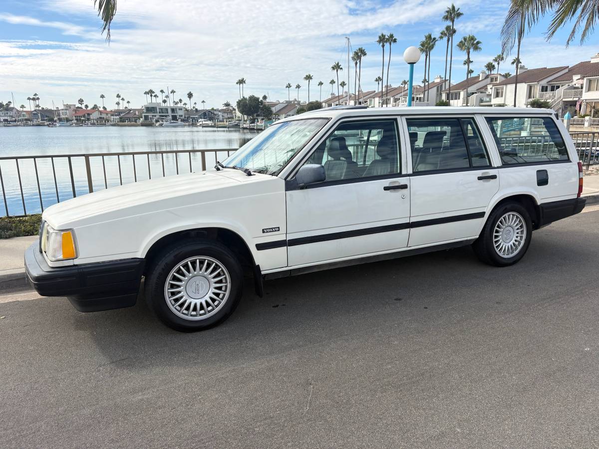 Volvo-940-turbo-1993-White