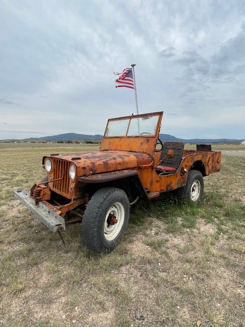 Willys-CJ2A-1946-Utility-Orange