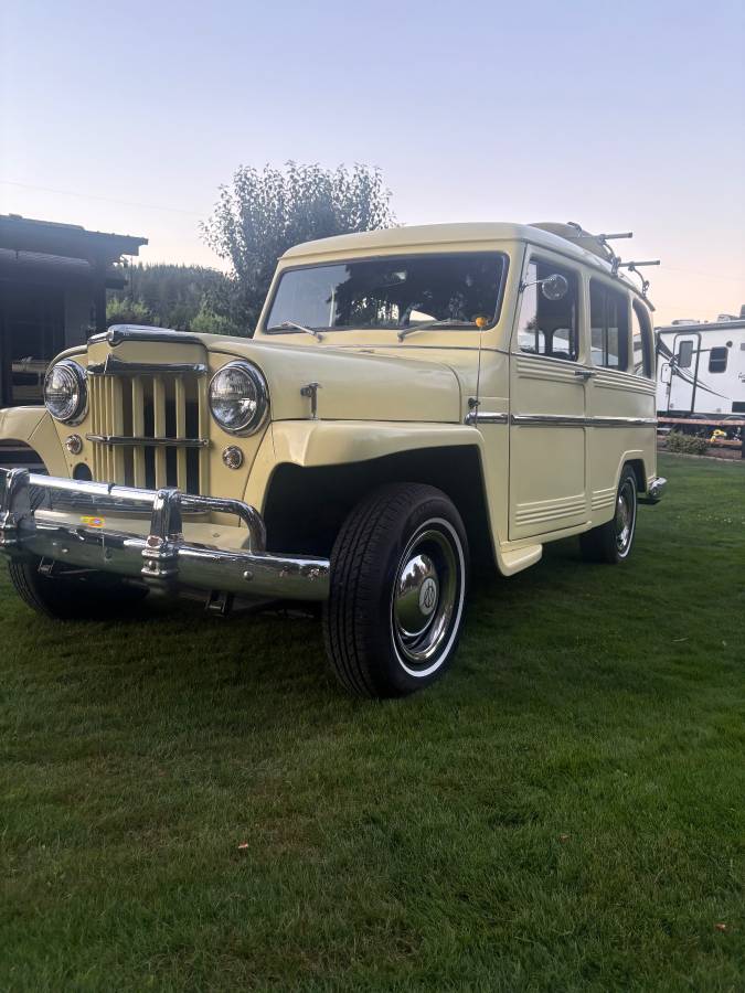 Willys-Jeep-1960-Yellow