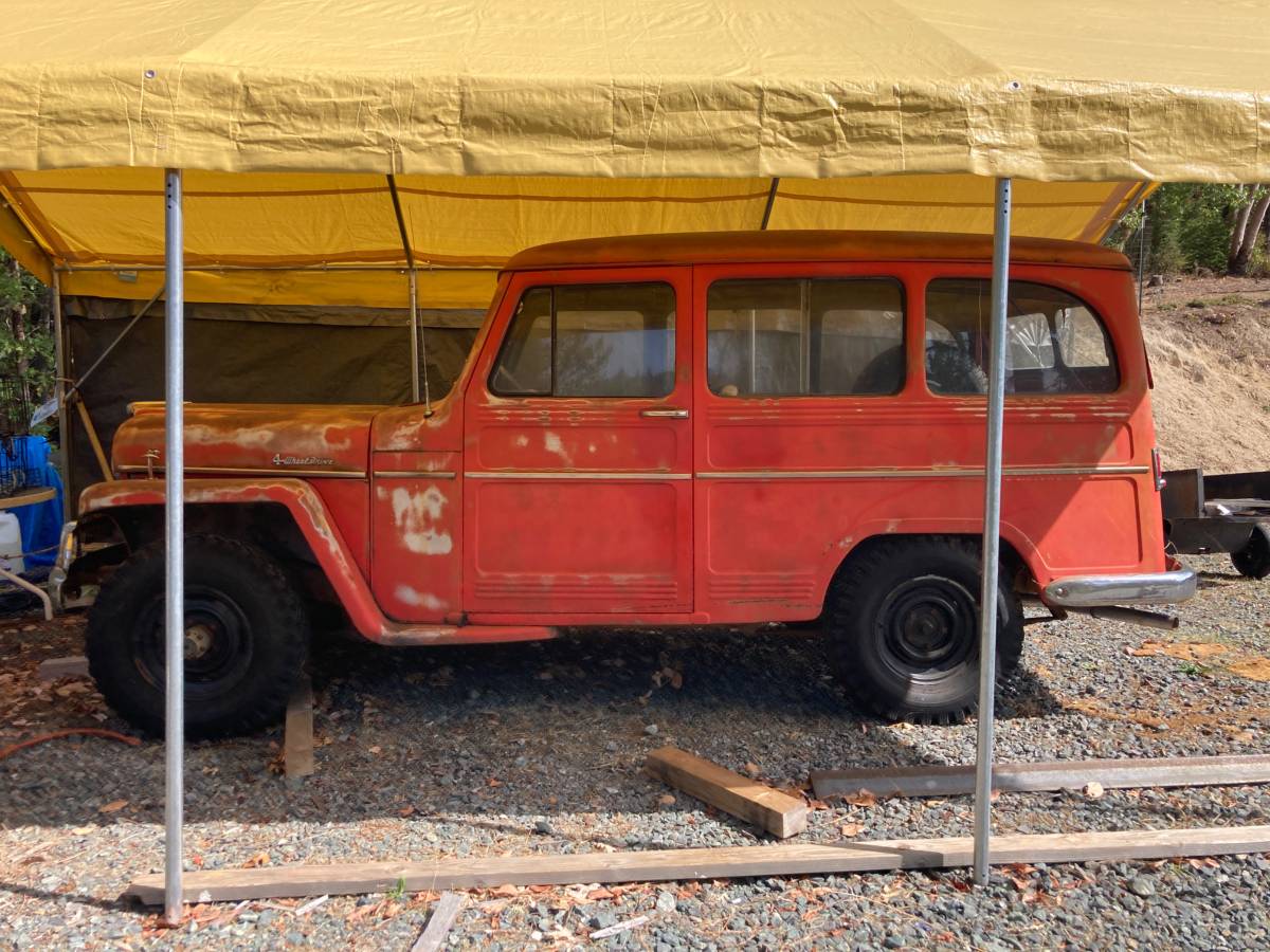 Willys-Station-wagon-1957-Orange