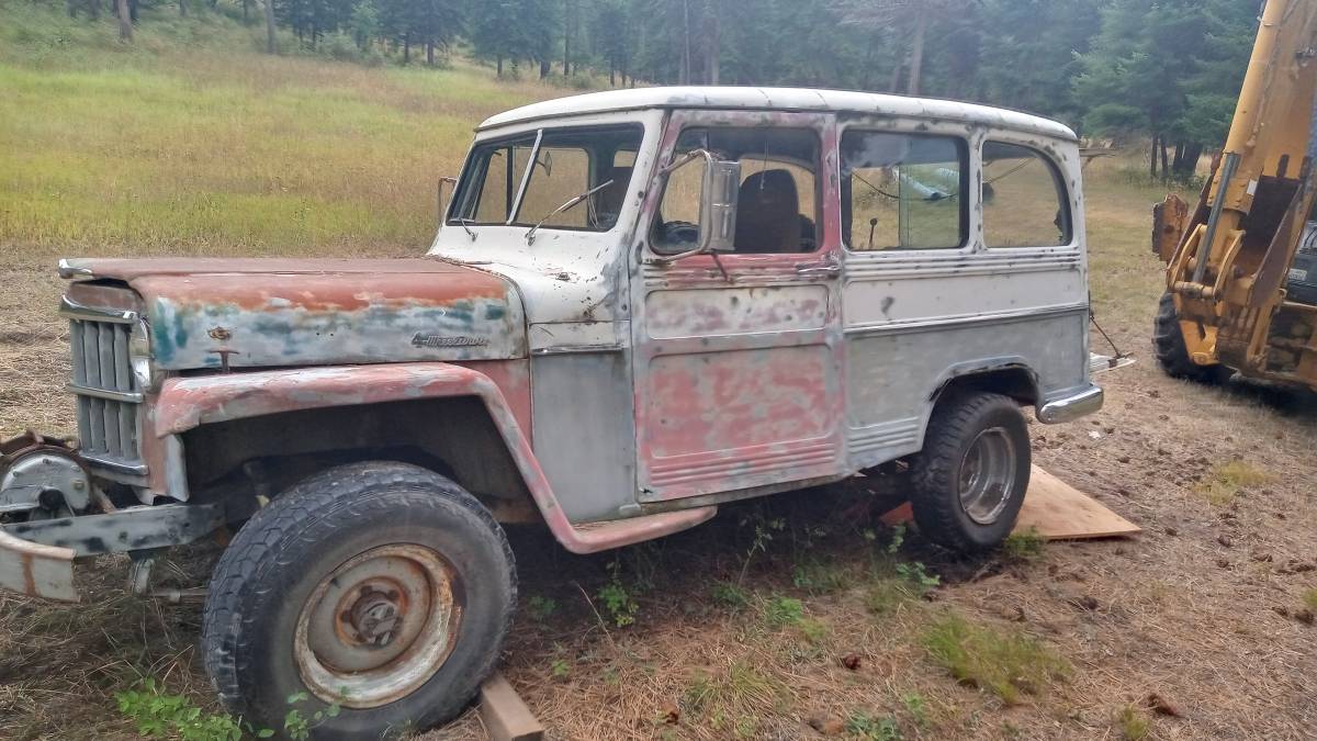 Willys-Station-wagon-1959