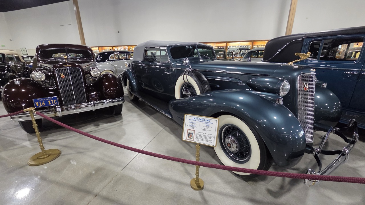 Cadillac 452D convertible coupé de 1935 au Nethercutt Museum