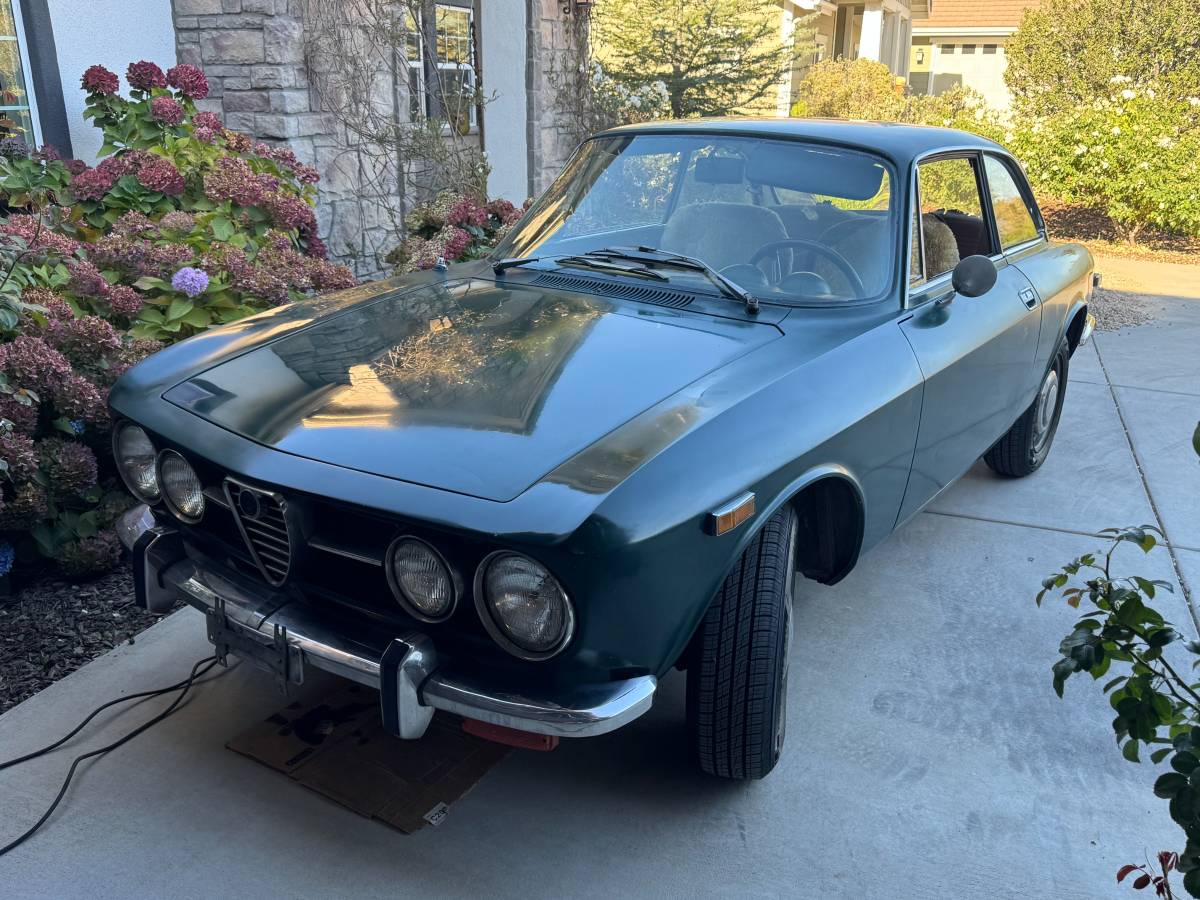 Alfa-gtv-1971-Green