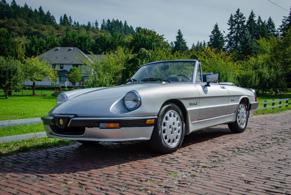 Alfa-romeo-1990-Silver