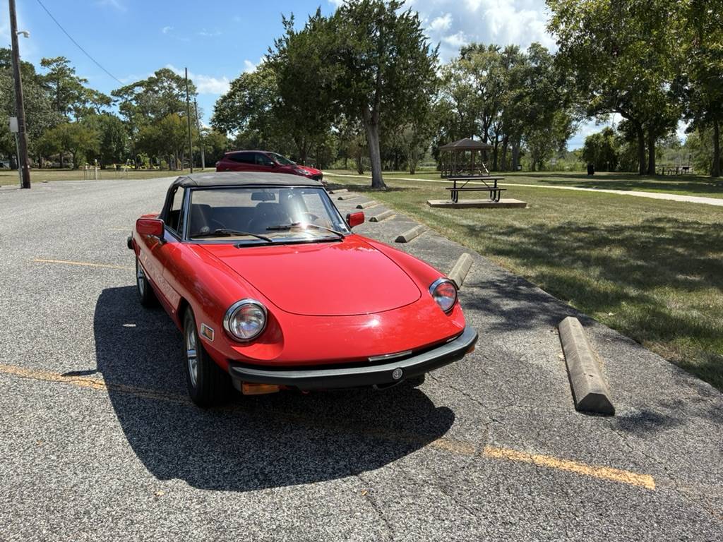 Alfa-romeo-Spider-1982-Red