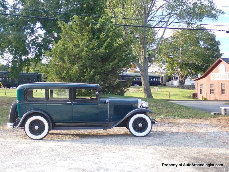 Buick-Series-60-7-passenger-sedan-1930-Green