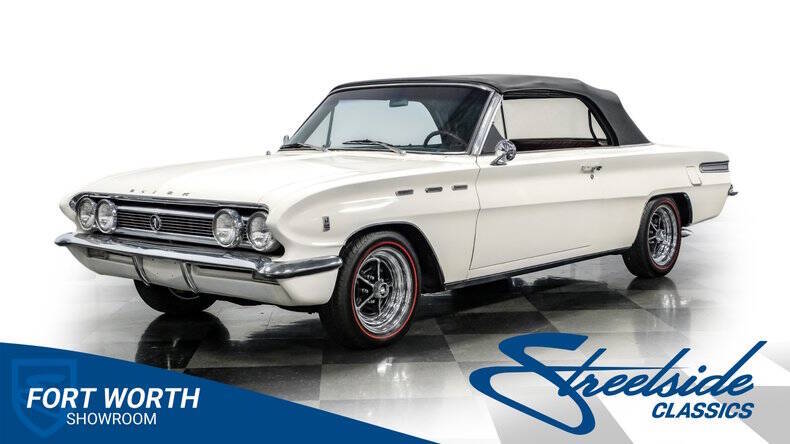 Buick-Skylark-1962-Arctic-White-Red