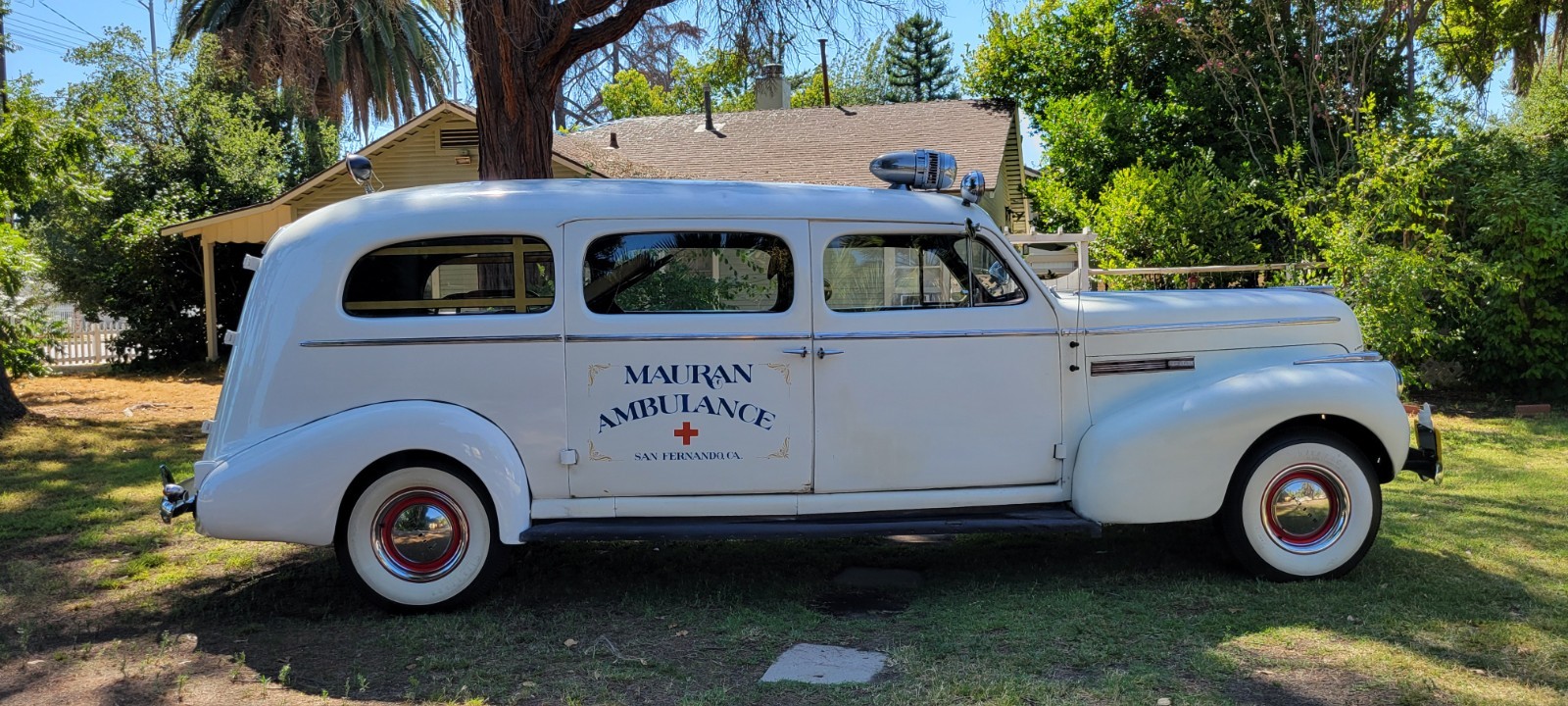 Buick-ambulance-1940-Ambulance