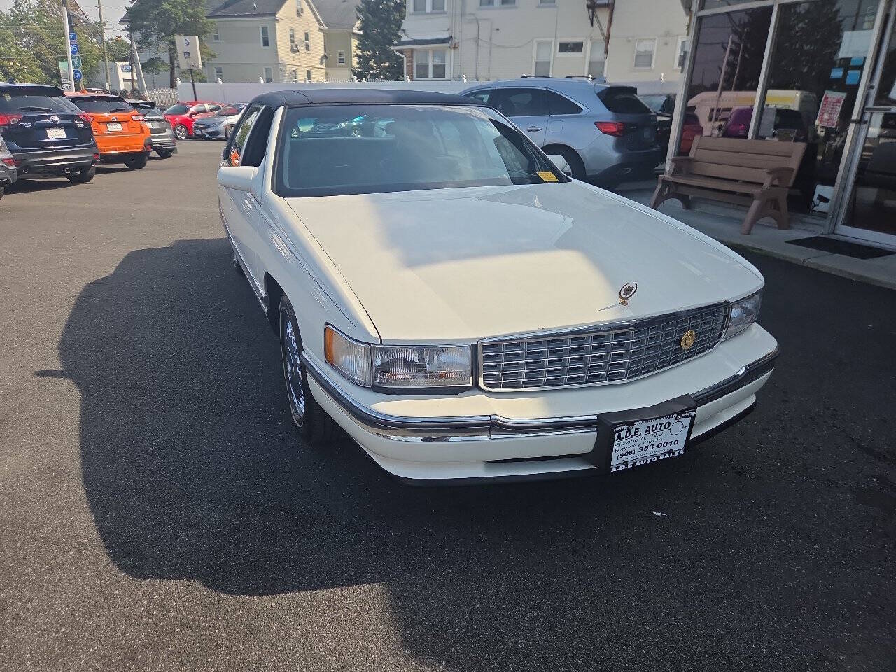 Cadillac-Deville-1996-White-Diamond-Metallic