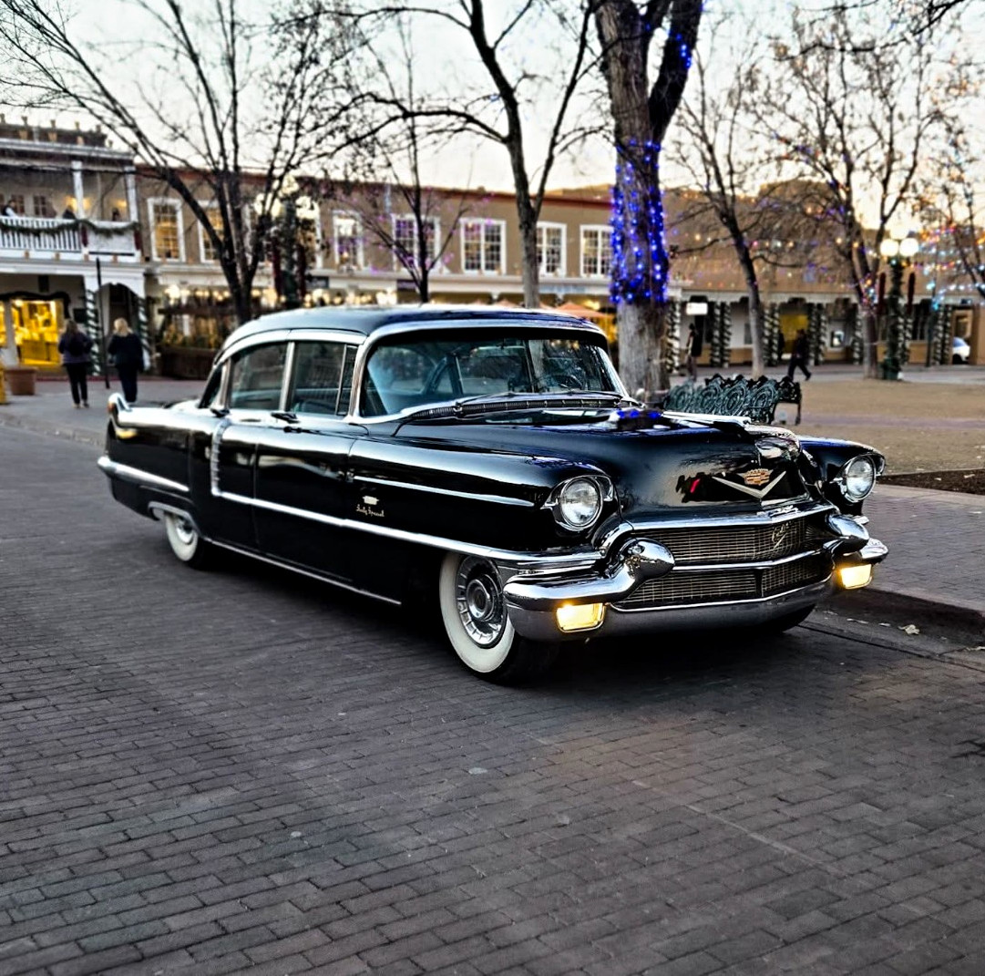 Cadillac-Fleetwood-1956-Sedan-Blue