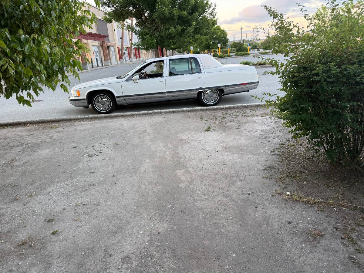 Cadillac-Fleetwood-1994