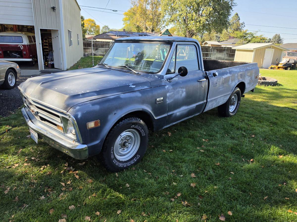 Cheby-c20-custom-camper-1968-Blue