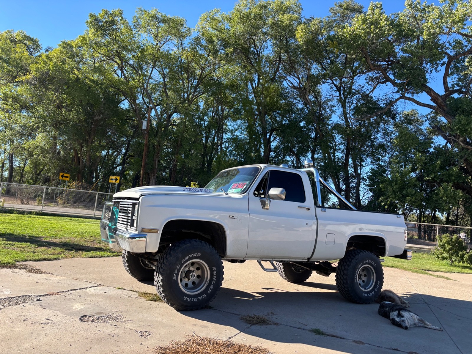 Chevrolet-12-Ton-Pickup-1985-Cab-Chassis-Tan