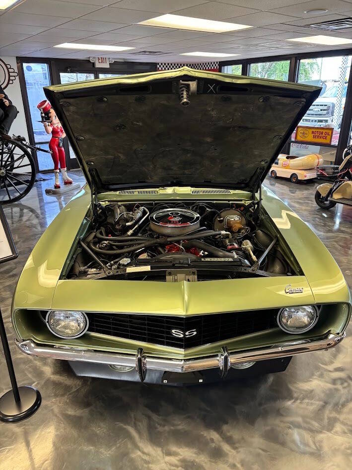 Chevrolet-Camaro-1969-Green-Green