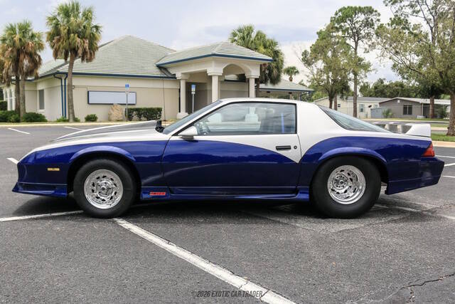 Chevrolet-Camaro-1984