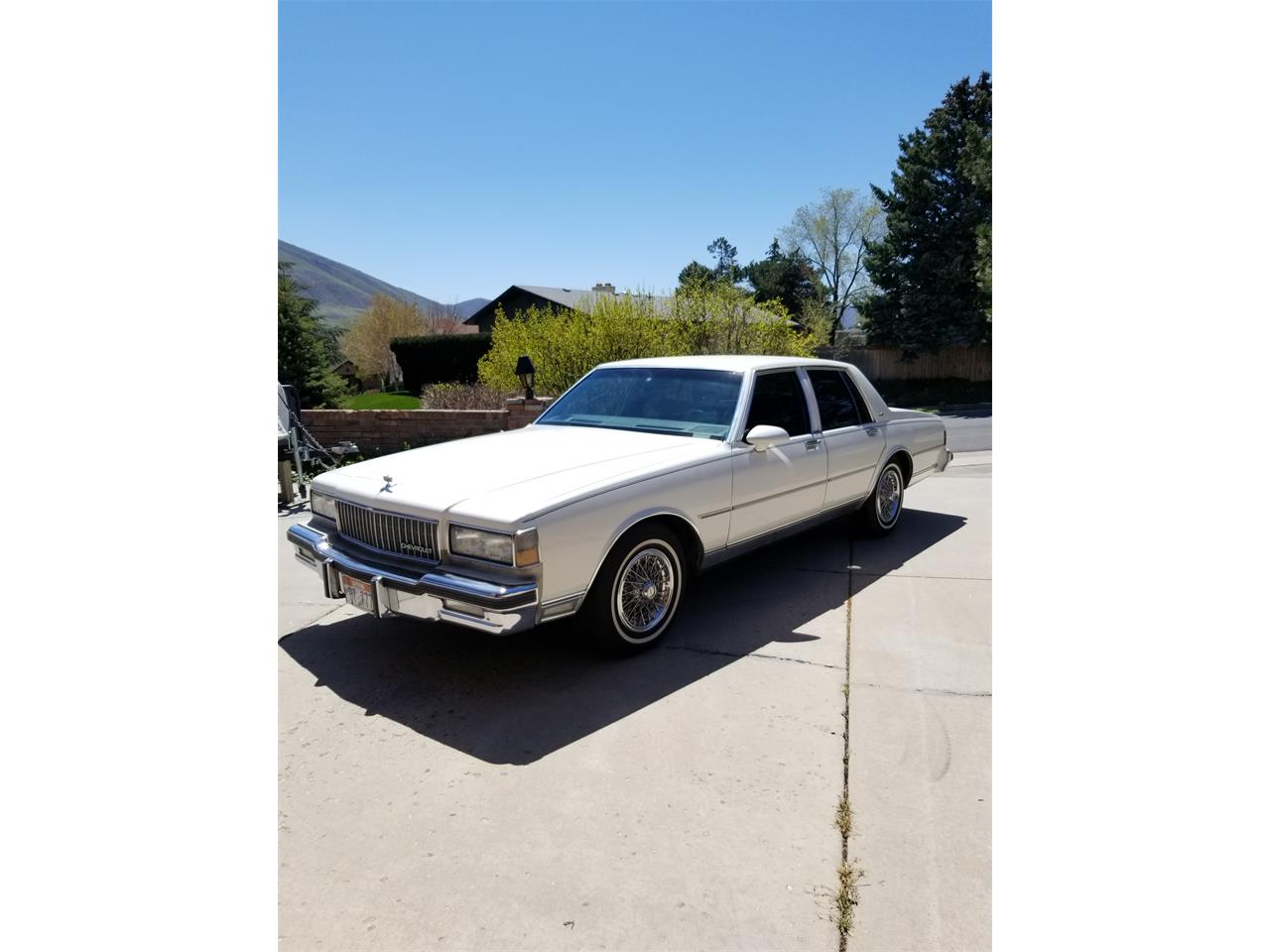 Chevrolet-Caprice-classic-1987-White-Blue