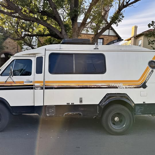 Chevrolet-Champion-camper-van-1982