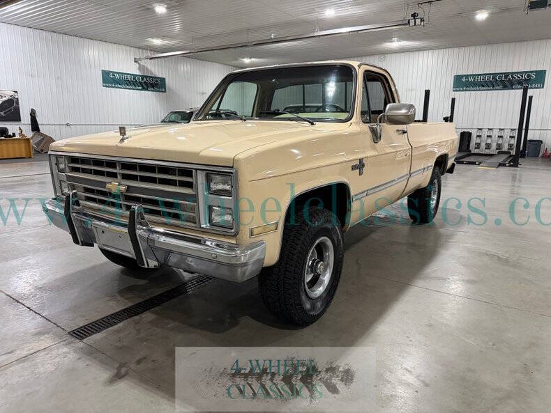 Chevrolet-Ck-1500-1985-Doeskin-Tan