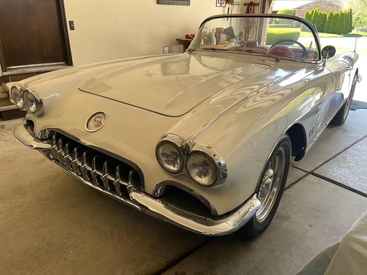 Chevrolet-Corvette-1960