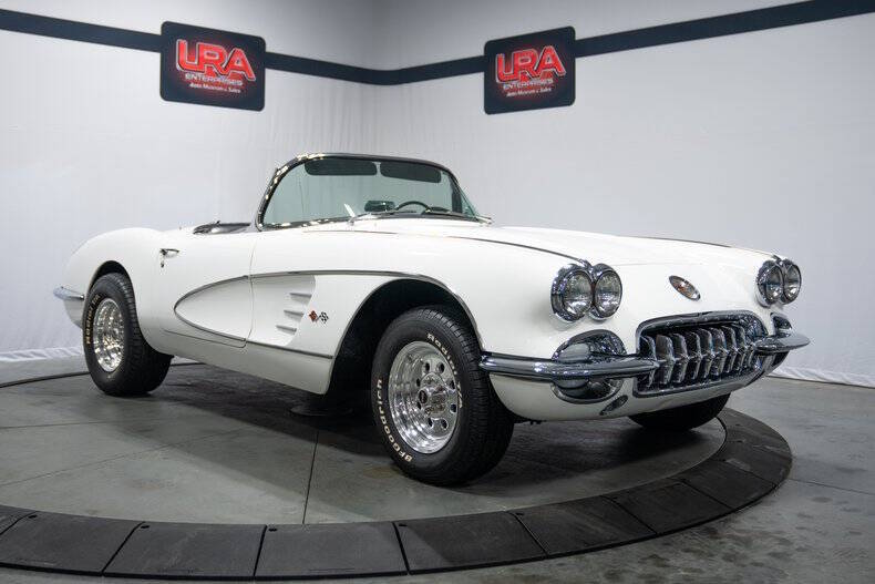 Chevrolet-Corvette-1960-White