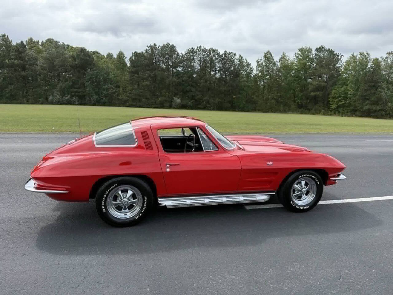 Chevrolet-Corvette-1964-Red