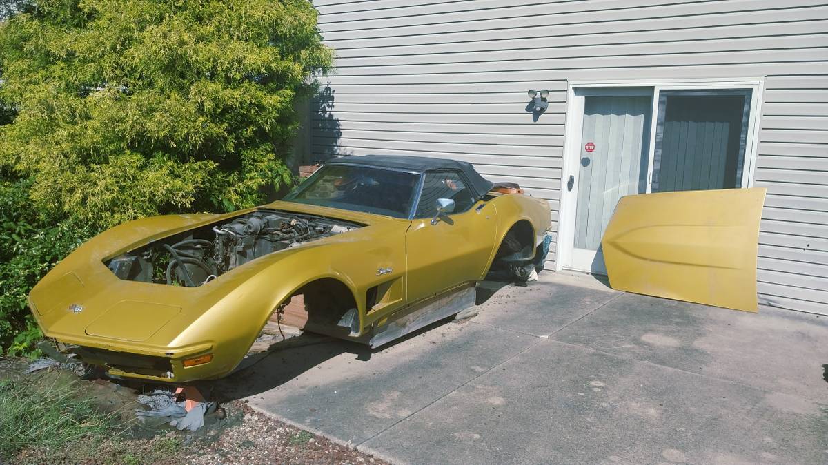 Chevrolet-Corvette-1971-Yellow