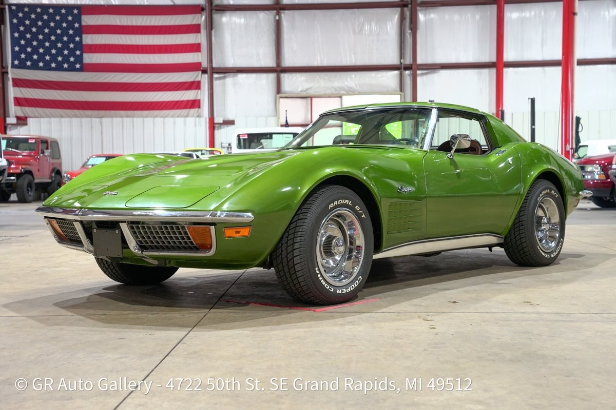 Chevrolet-Corvette-1972-Coupe-Tan