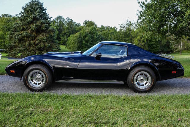 Chevrolet-Corvette-1977