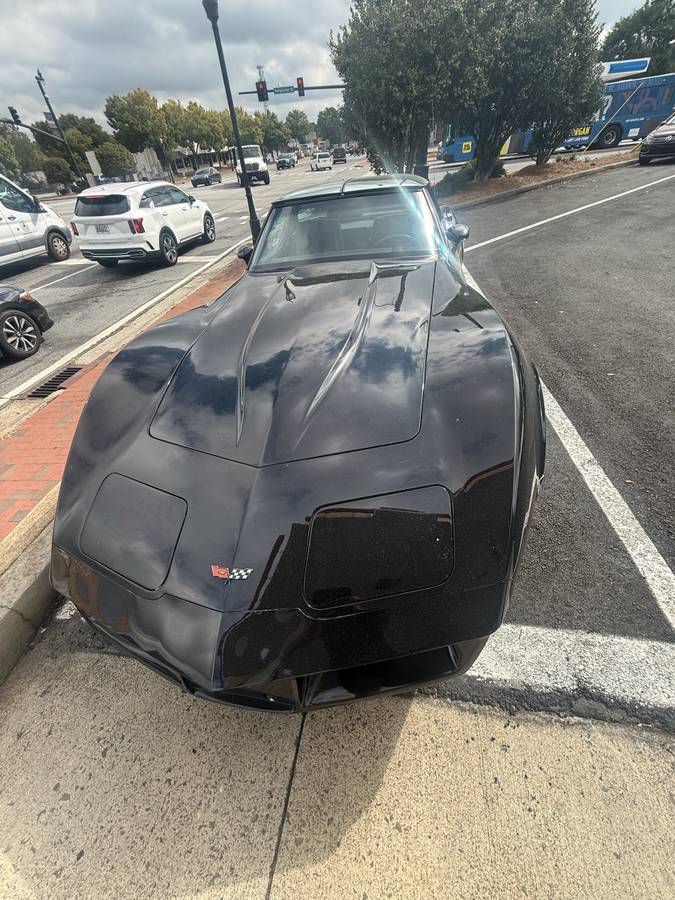 Chevrolet-Corvette-1982-Black