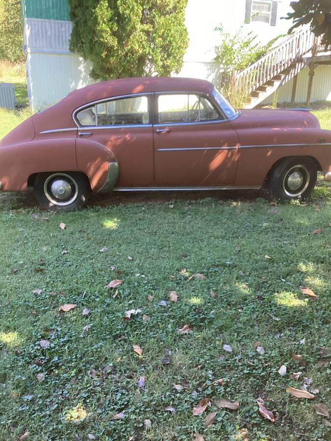 Chevrolet-Fleetline-sedan-1949-Brown