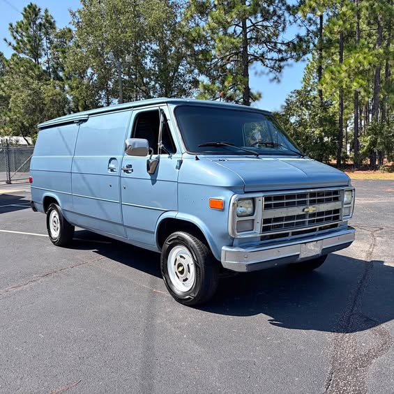 Chevrolet-G-10-1987