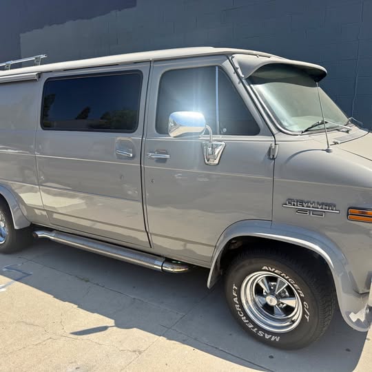Chevrolet-G-20-1984