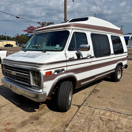 Chevrolet-G-20-1991