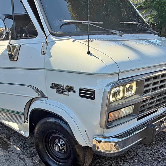 Chevrolet-G-20-1995