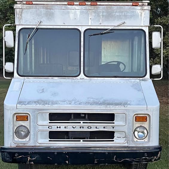 Chevrolet-G-30-1986