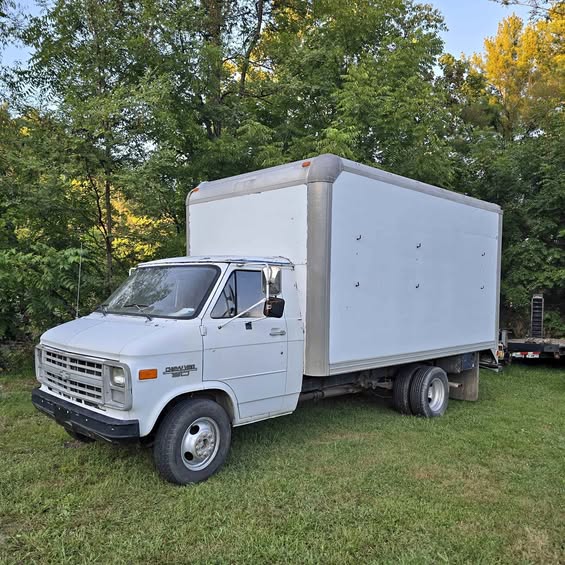 Chevrolet-G-30-1987