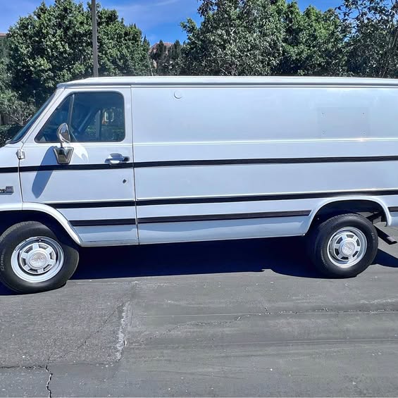 Chevrolet-G-30-1994
