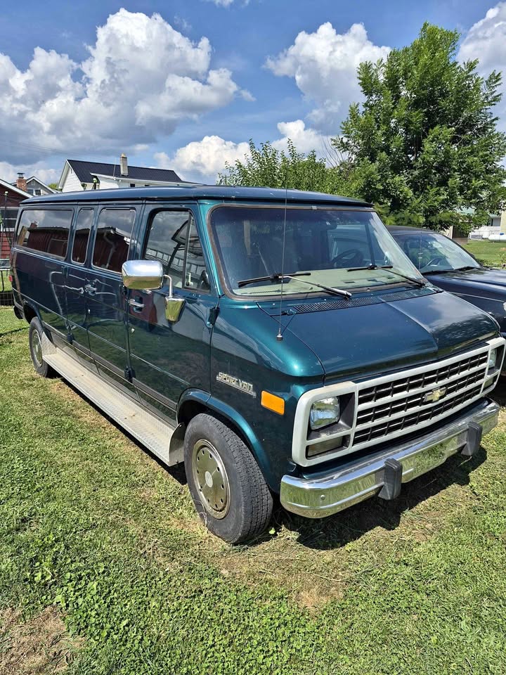 Chevrolet-G-30-1995