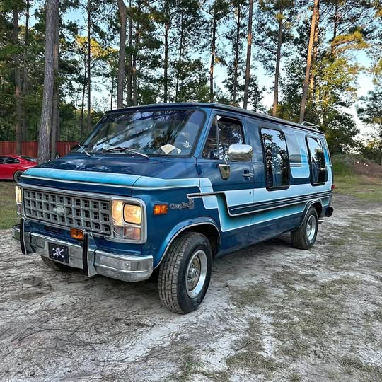 Chevrolet-G20-rockwood-conversion-1981