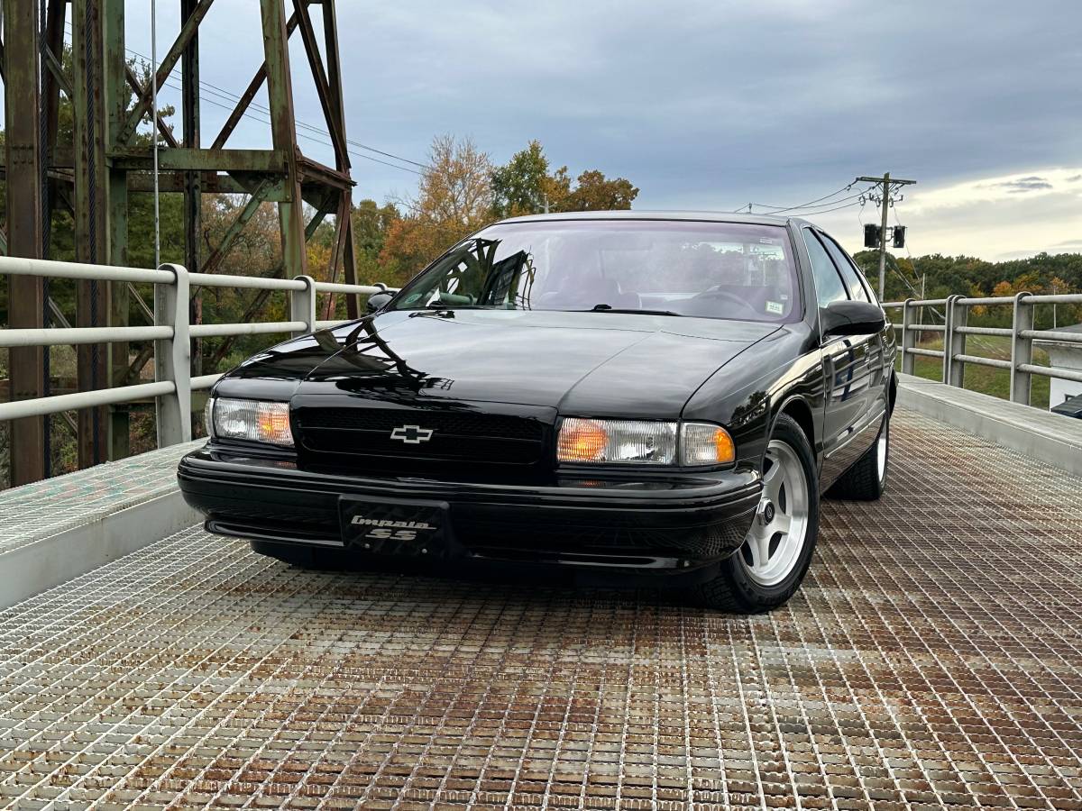 Chevrolet-Impale-ss-1996-Black