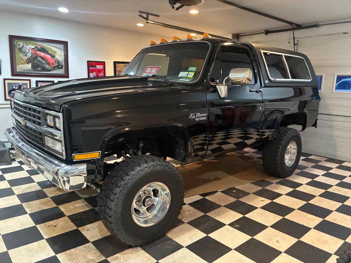 Chevrolet-K5-blazer-1990