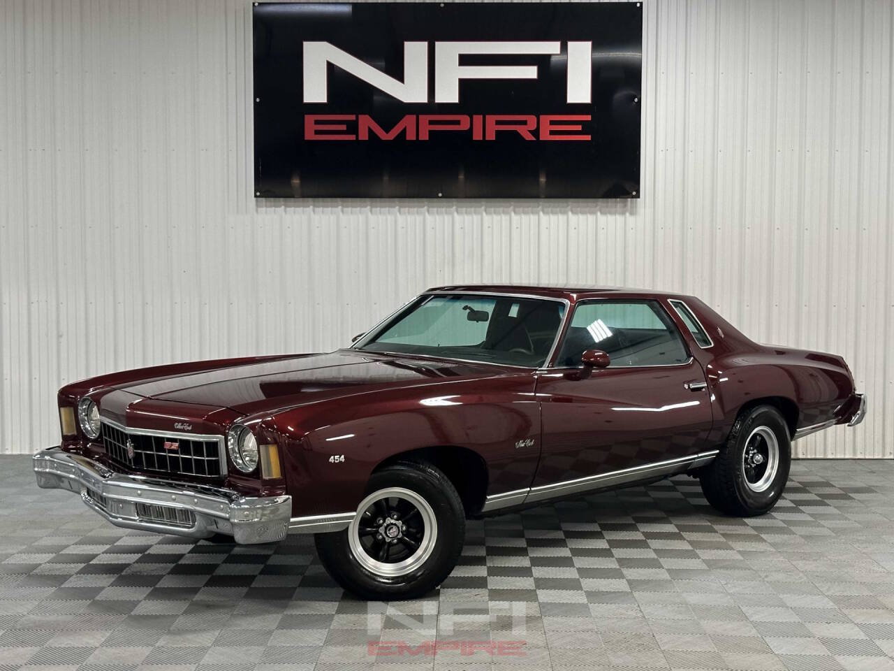 Chevrolet-Monte-carlo-1975-Red-Black