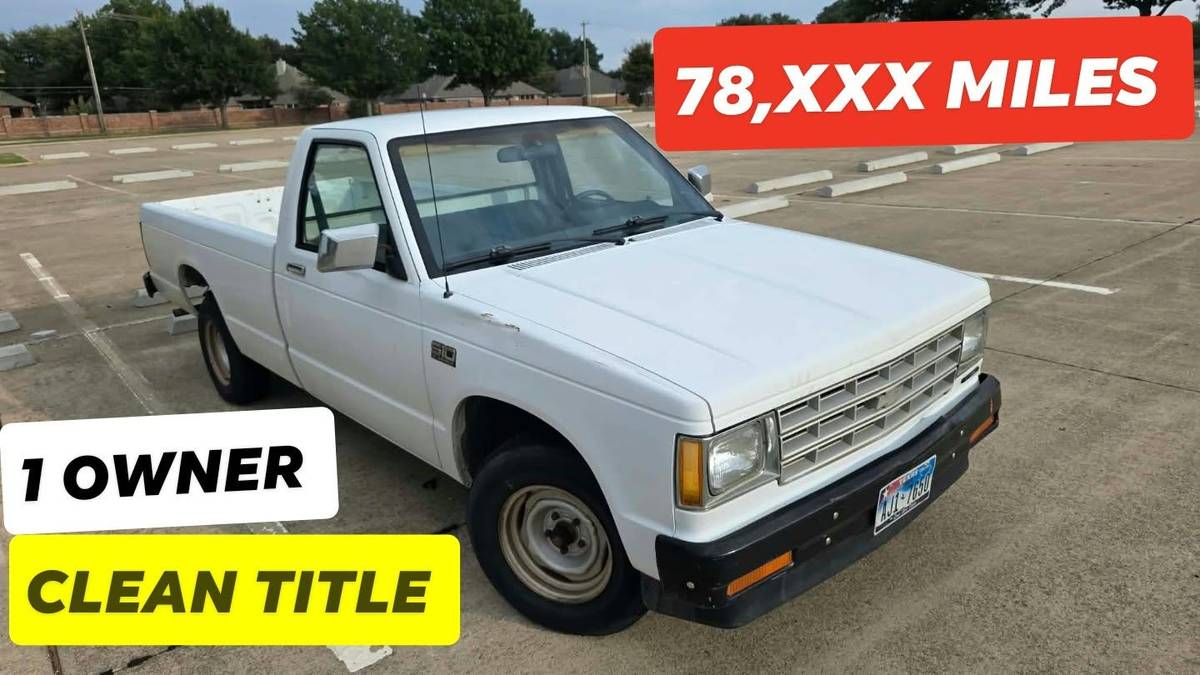 Chevrolet-S-10-pickup-12-ton-nominal-1986-White
