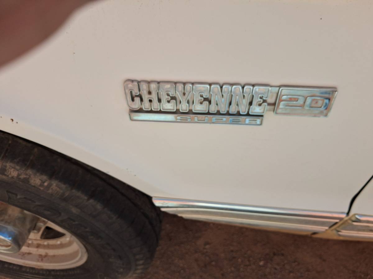 Chevrolet-Silverado-1972-Yellow