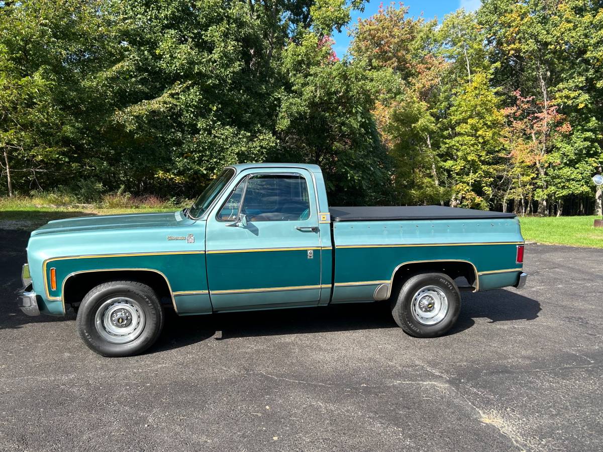 Chevrolet-Silverado-1977-Green